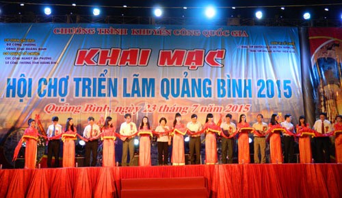 Foire-exposition de Quang Binh 2015  - ảnh 1